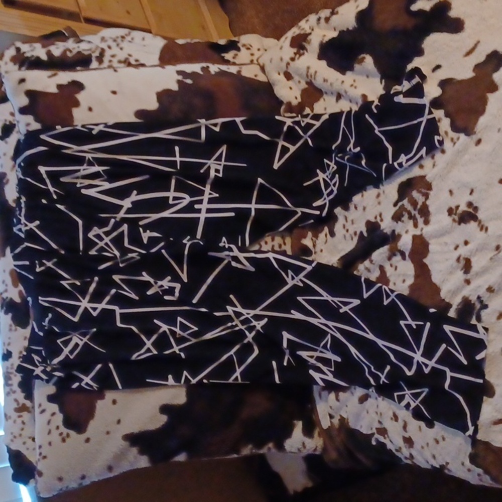 STYLE & CO. WOMENS PULL ON PANTS, SIZE 2X. BLACK AND WHITE.